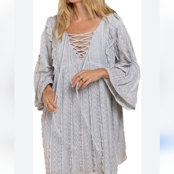 POL Dresses & Skirts - POL Run Down grey mini dress. Boho. Sz med. Lace vneck